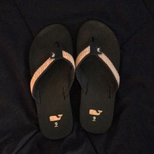 Vineyard Vines Flip Flops